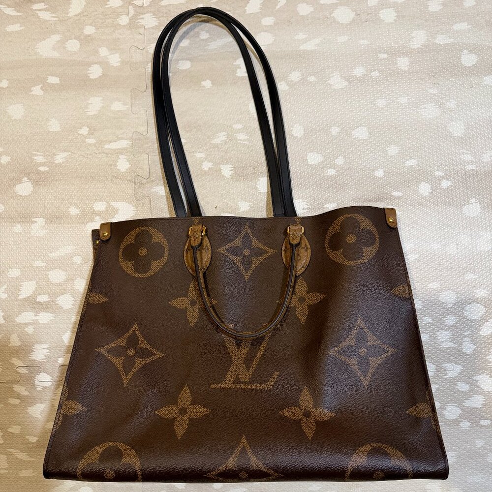 Louis Vuitton OnTheGo GM - Material: Monogram